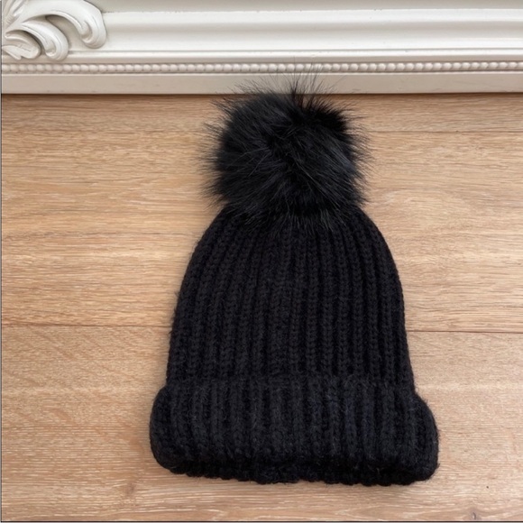 🆕 Pom Pom Beanie Bundle! - Picture 4 of 6